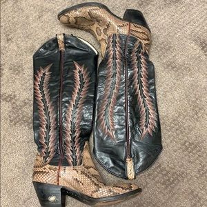 Vintage 1982 Larry Mahans Boots